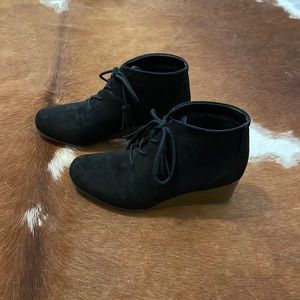Dr Scholl’s Memory Foam Black Suede Booties. Tie in front